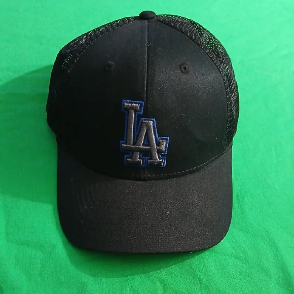 Pre-loved Black Cap with Blue LA Logo - Picture 1 of 7